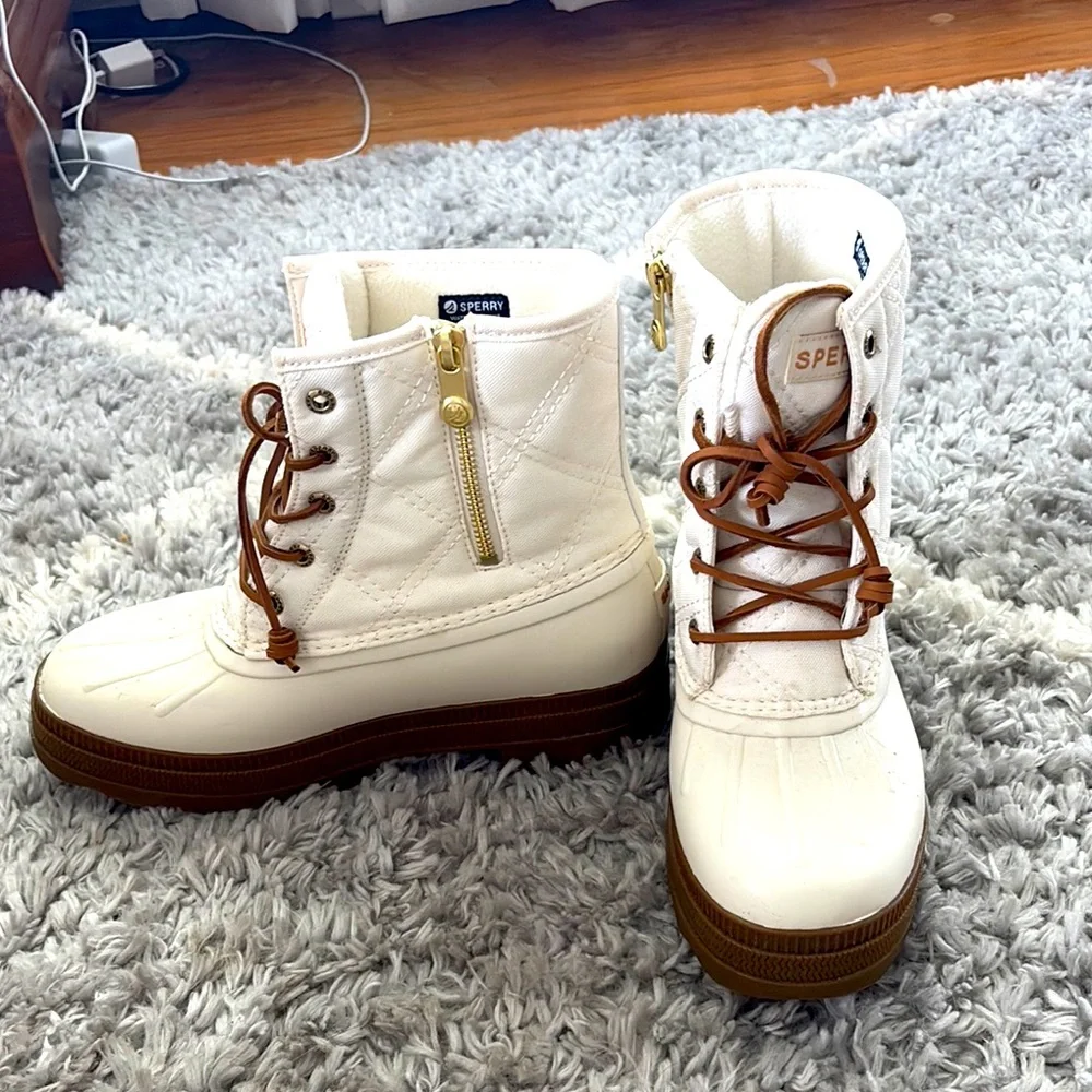 Sperry White and Brown Winter Boots with Insulation - Picture 1 of 4